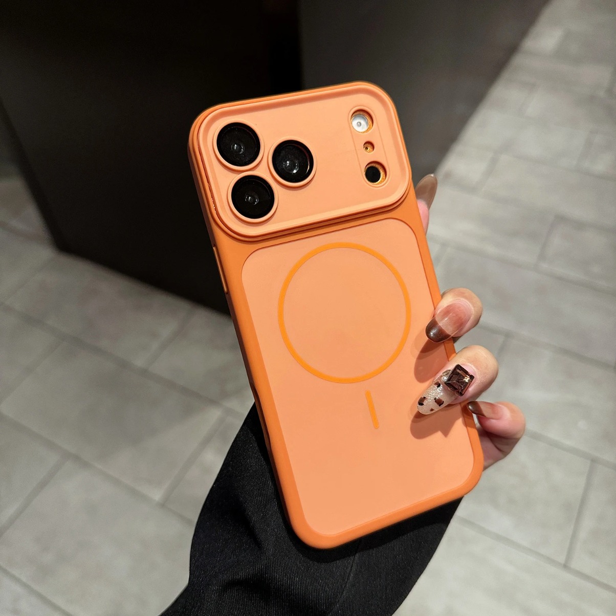 Custodia Magnetica per iPhone  - Camera Lens Protector recensione e prezzo