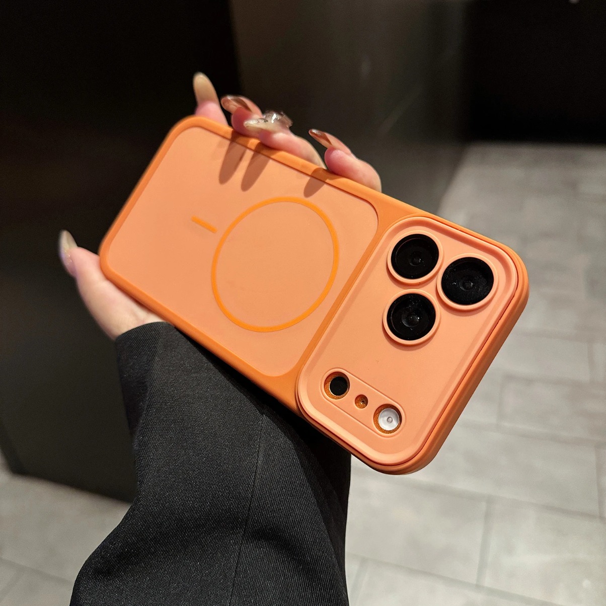 Custodia Magnetica per iPhone  - Camera Lens Protector recensione e prezzo